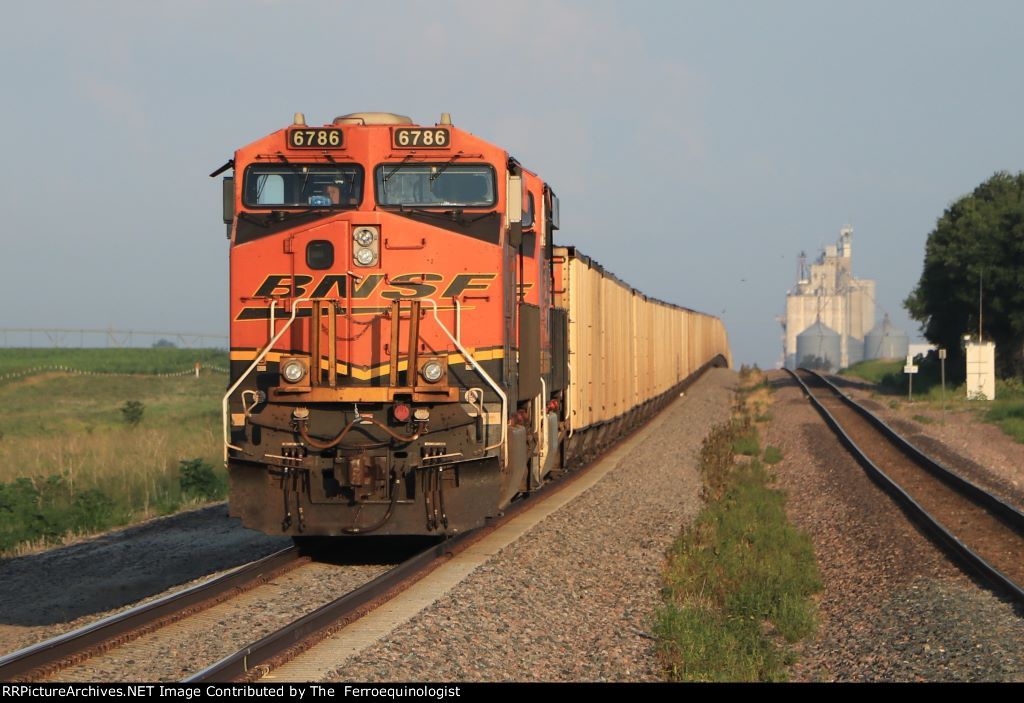 BNSF C Train 6786 East